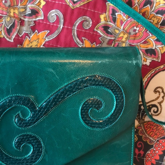 Vintage Nina Clutch - Picture 6 of 8